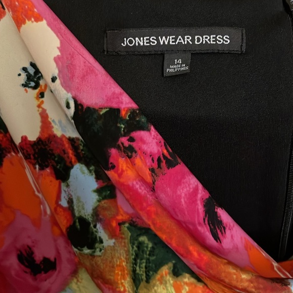 Jones Wear Multicolored Floral Sleeveless Cowl Neck
Mini Dress Women's Size 14 - Picture 5 of 13